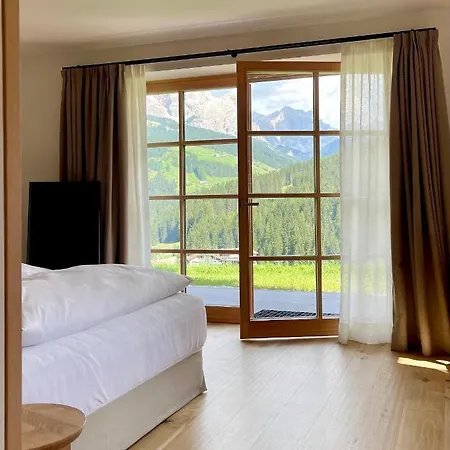 Surrounded By Green - Luxury Chalet At The Foot Of The Dolomites * La Villa (Trentino Alto Adige)