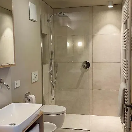 Apartment Surrounded By Green - Luxury Chalet At The Foot Of The Dolomites La Villa (Trentino Alto Adige)